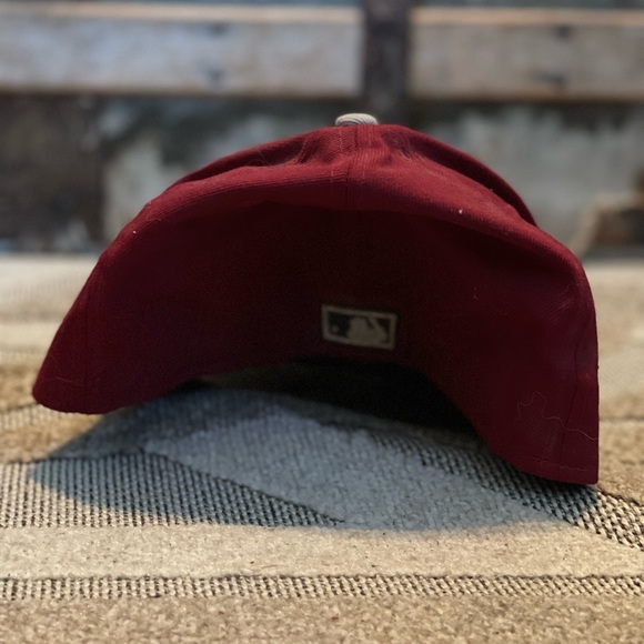 Throwback Phillies Hat - Picture 2 of 2